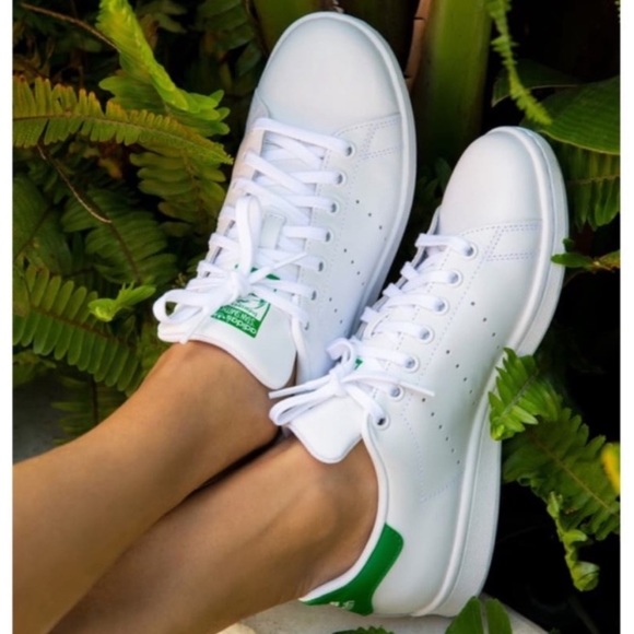 Adidas Stan Smith Sneakers in Cloud White & Green - Picture 1 of 14
